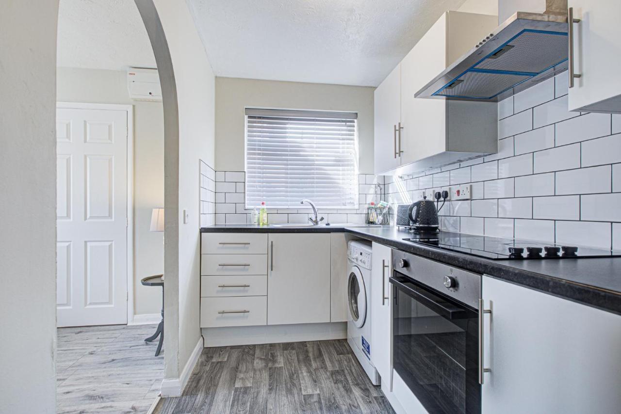 Windsor Burnham Ascot Haven Sleeps 4 Vila Slough Exterior foto