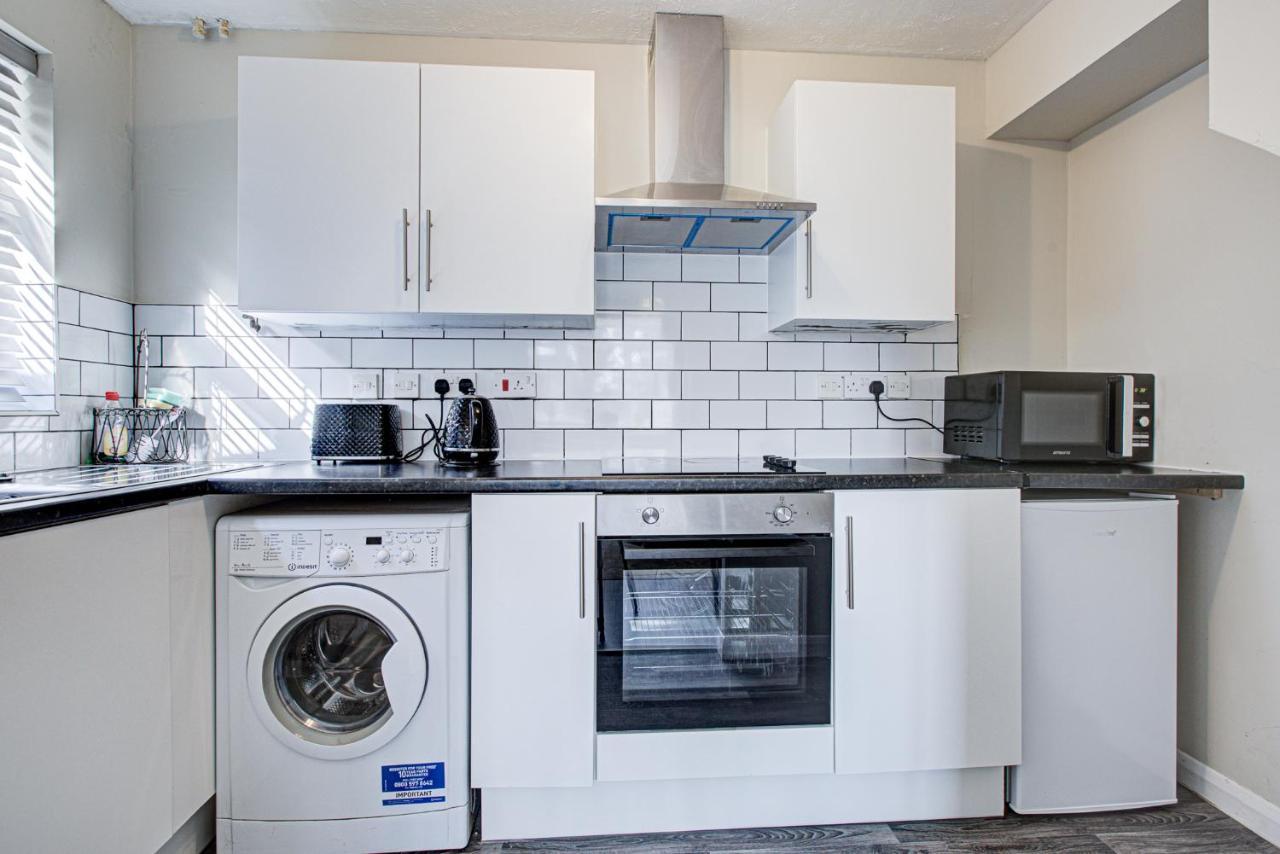 Windsor Burnham Ascot Haven Sleeps 4 Vila Slough Exterior foto