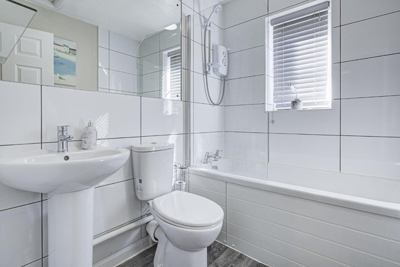 Windsor Burnham Ascot Haven Sleeps 4 Vila Slough Exterior foto