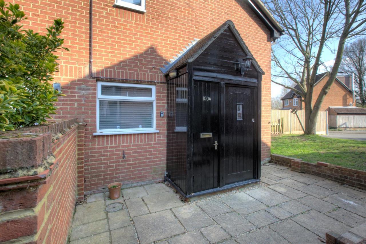 Windsor Burnham Ascot Haven Sleeps 4 Vila Slough Exterior foto