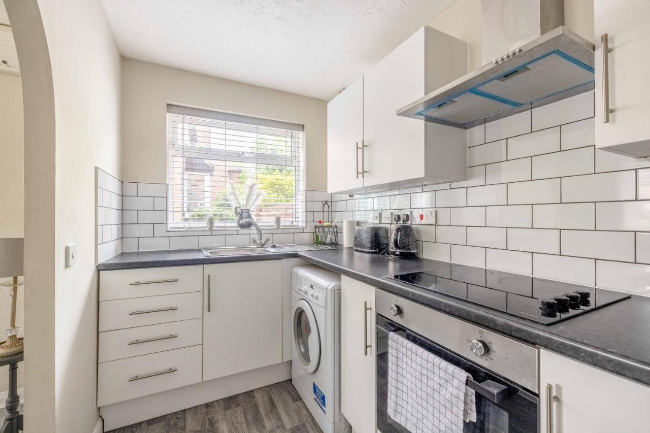 Windsor Burnham Ascot Haven Sleeps 4 Vila Slough Exterior foto